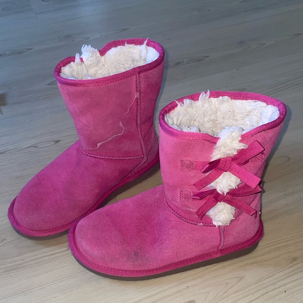 Koolaburra Fuchsia Suede Boots with Plush Lining